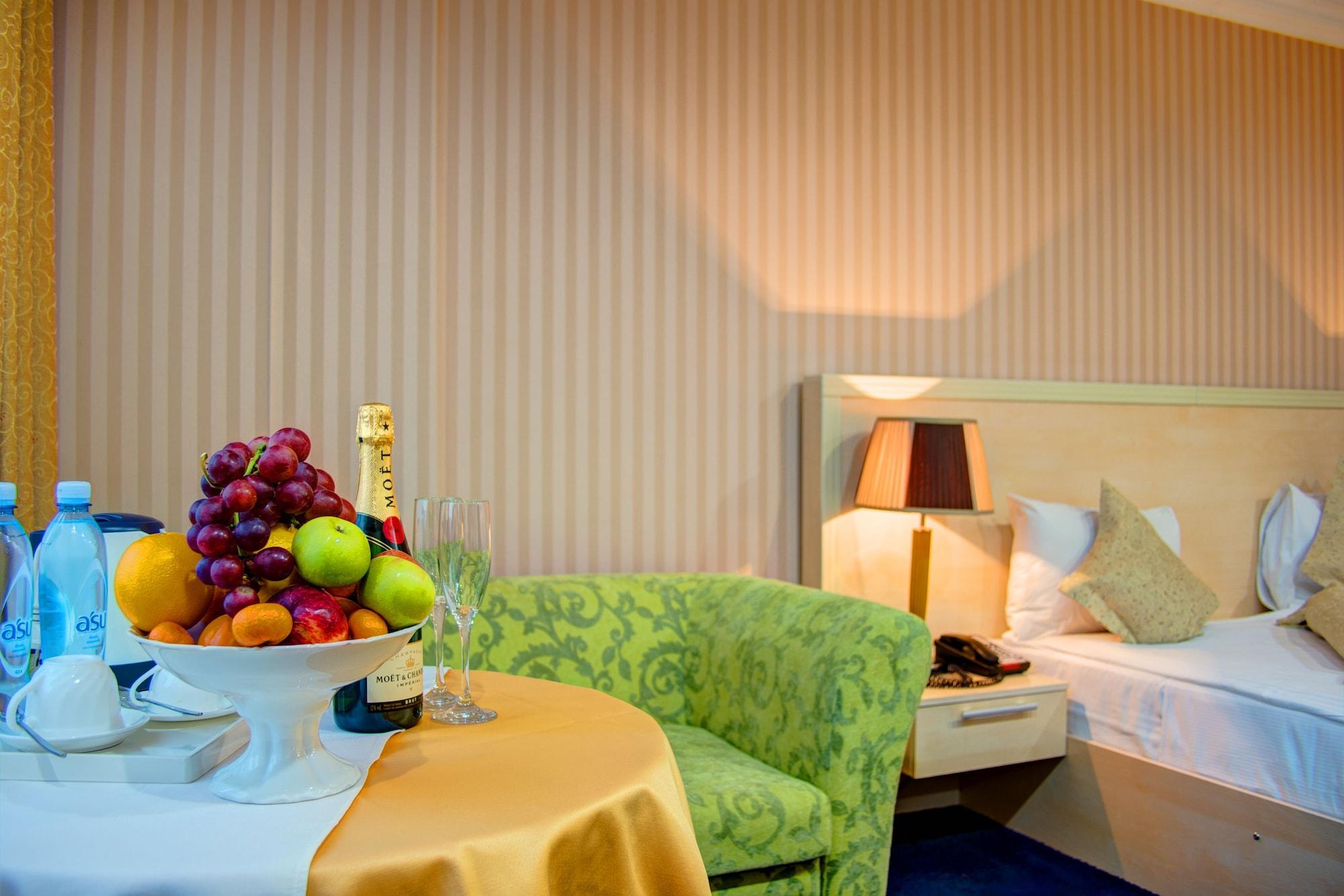 King Hotel Astana Buitenkant foto