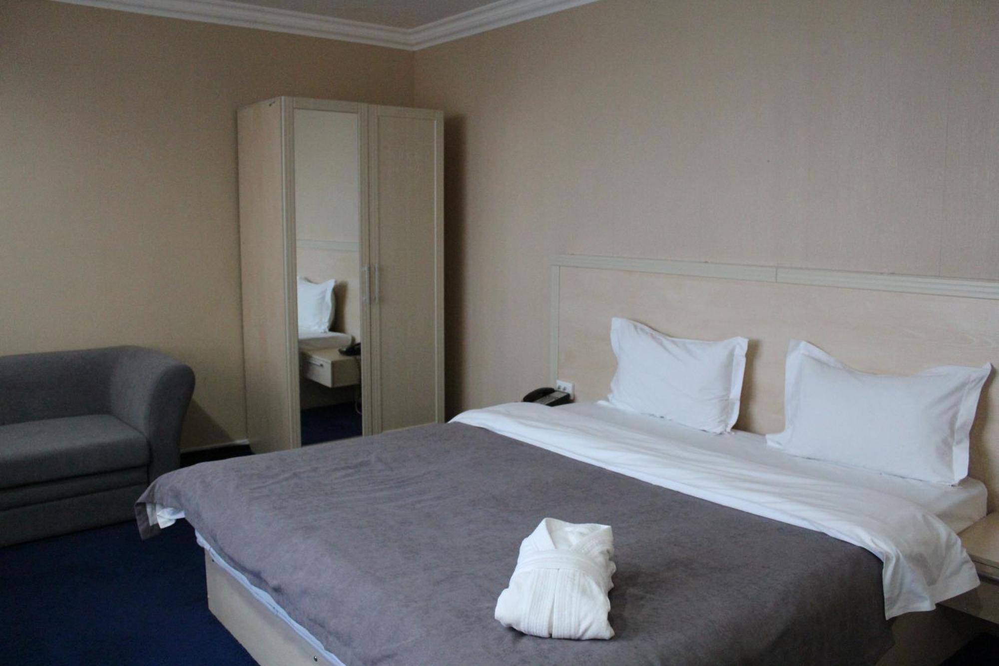 King Hotel Astana Buitenkant foto