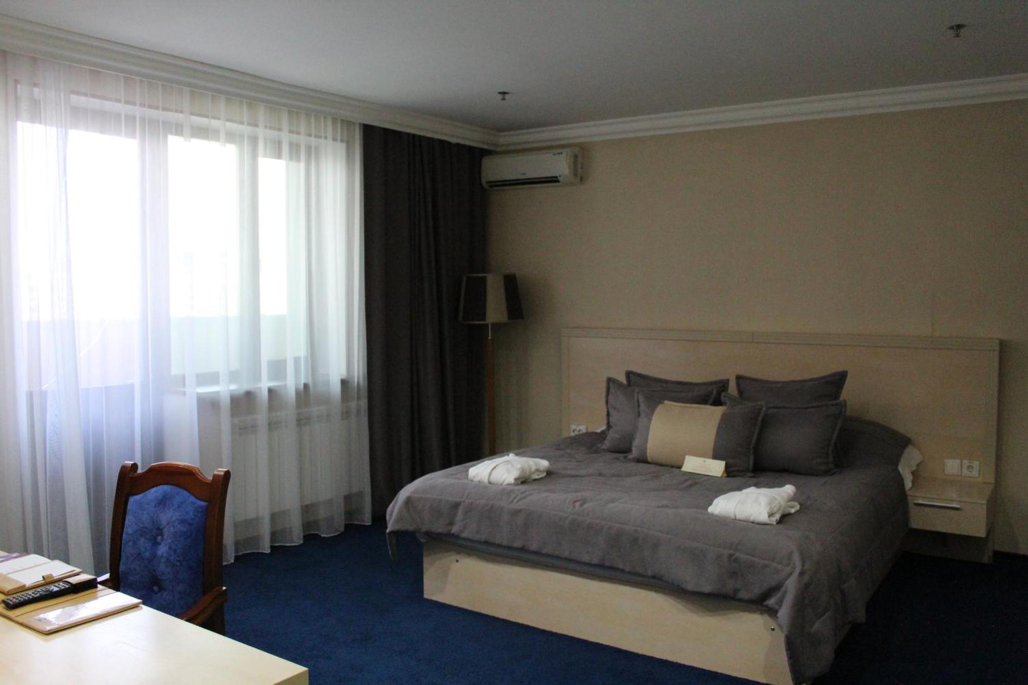 King Hotel Astana Buitenkant foto